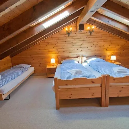 Three-bedroom Cozy In 公寓