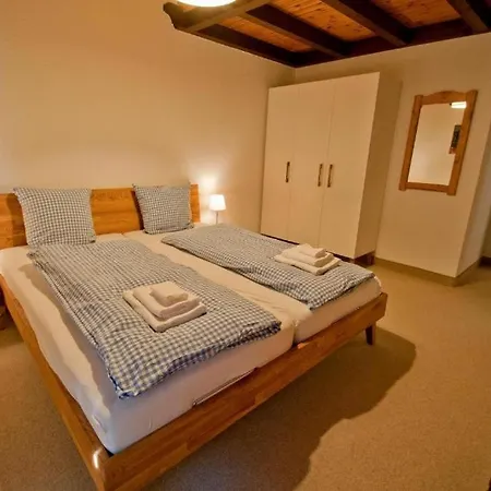 Three-bedroom Cozy In Appartement *