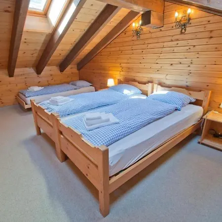 Three-bedroom Cozy In Apartment
